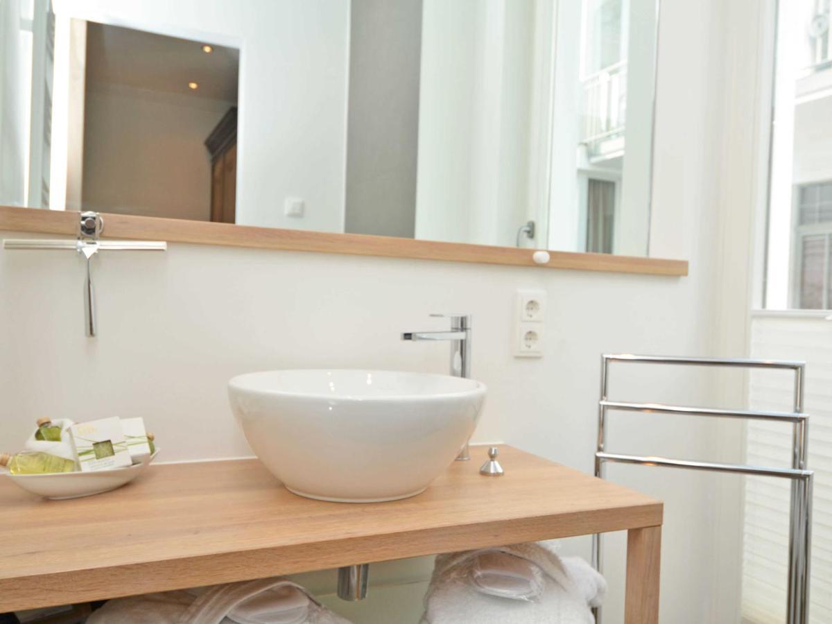 Villa "Johanna" Sellin - Wg13 Mit Kamin Und Zwei Balkonen Sellin (Rugen) Exterior foto